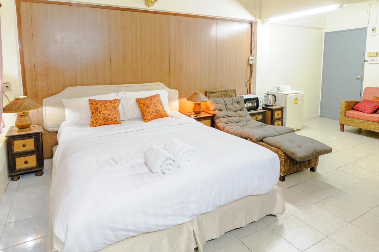 High5 Guesthouse Pattaya Extérieur photo