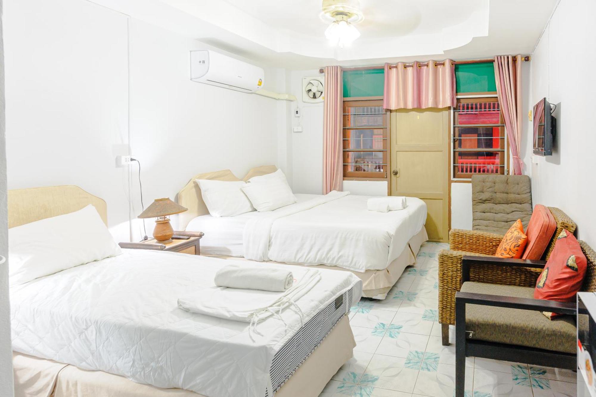 High5 Guesthouse Pattaya Extérieur photo