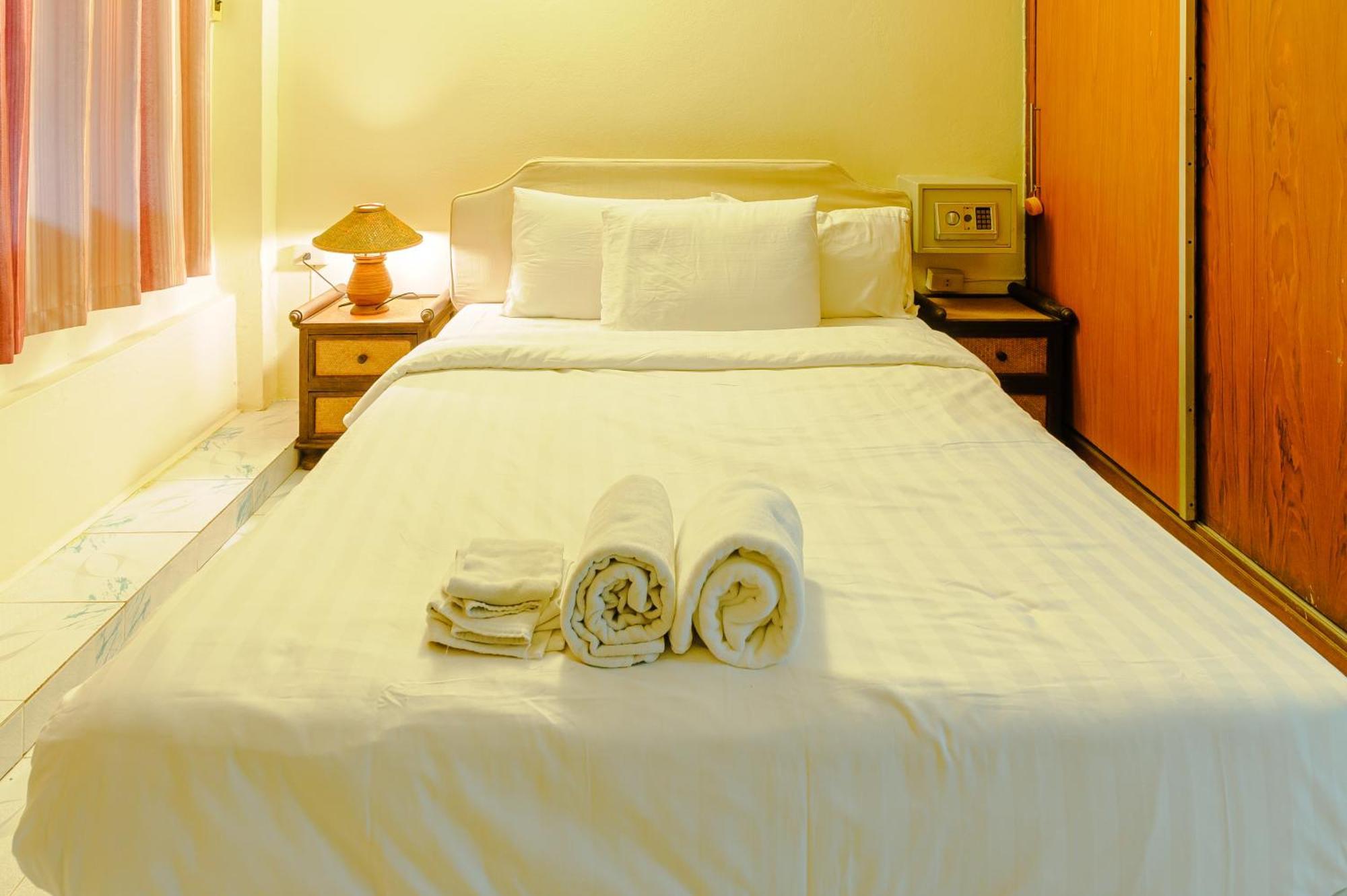 High5 Guesthouse Pattaya Extérieur photo