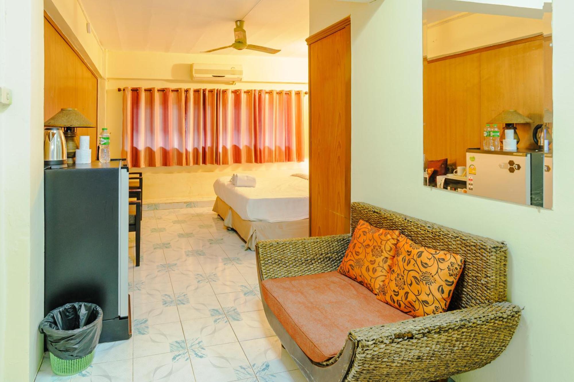 High5 Guesthouse Pattaya Extérieur photo